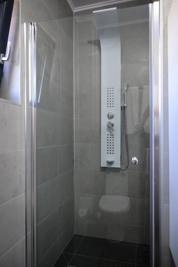 Nina House Apartment Targu Jiu Exterior photo