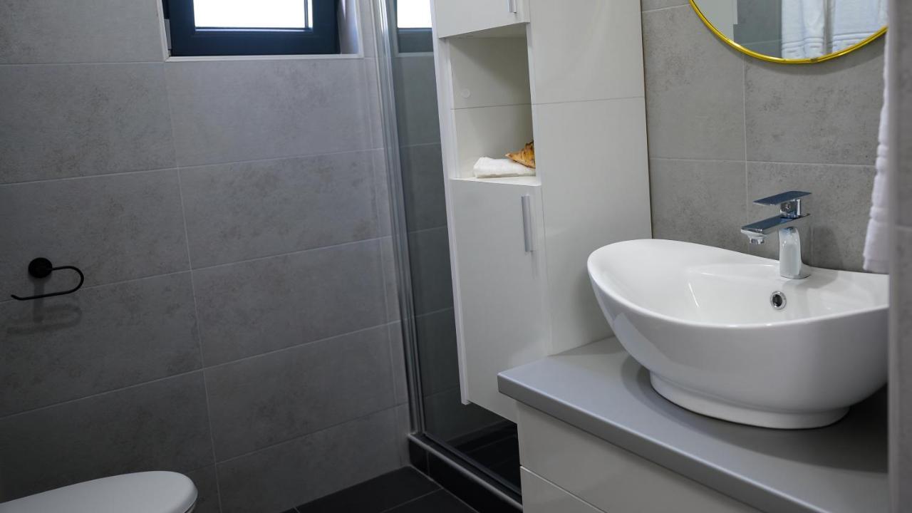 Nina House Apartment Targu Jiu Exterior photo