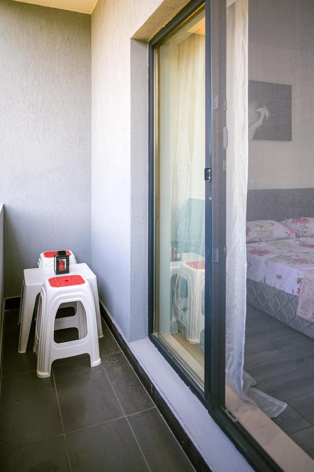 Nina House Apartment Targu Jiu Exterior photo