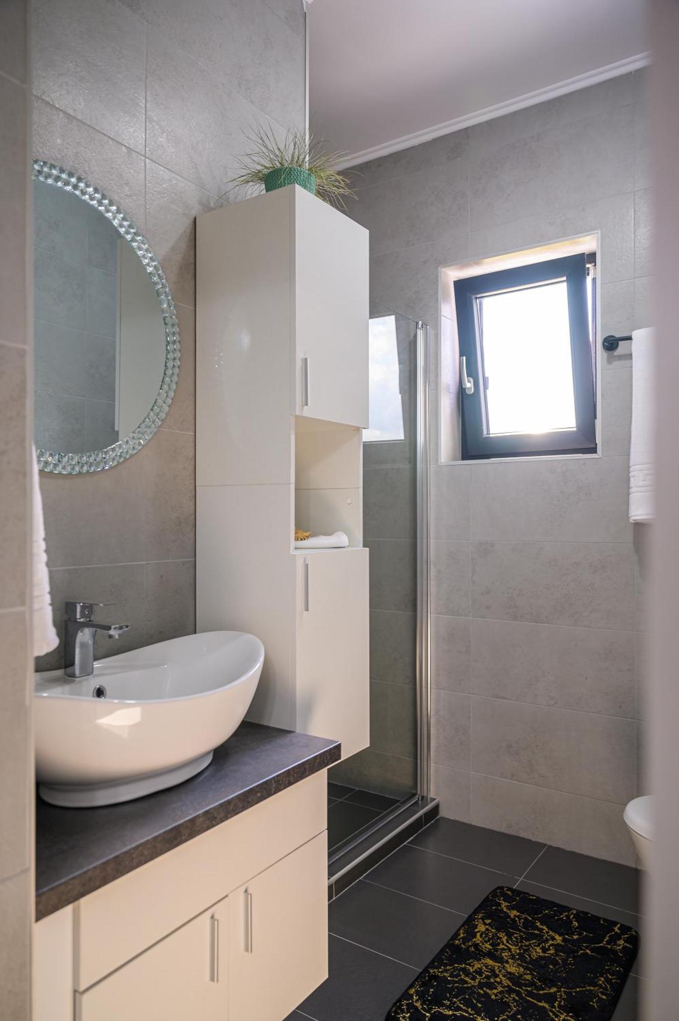 Nina House Apartment Targu Jiu Exterior photo
